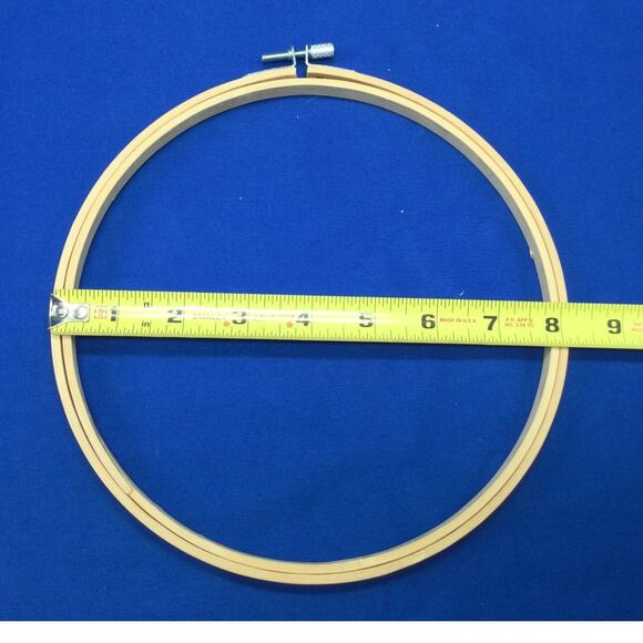 Wooden Embroidery Hoops Small Set of 5 Screw Top - Picture 5 of 5